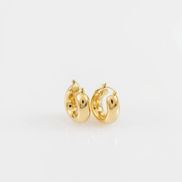 Giulia Hoops
