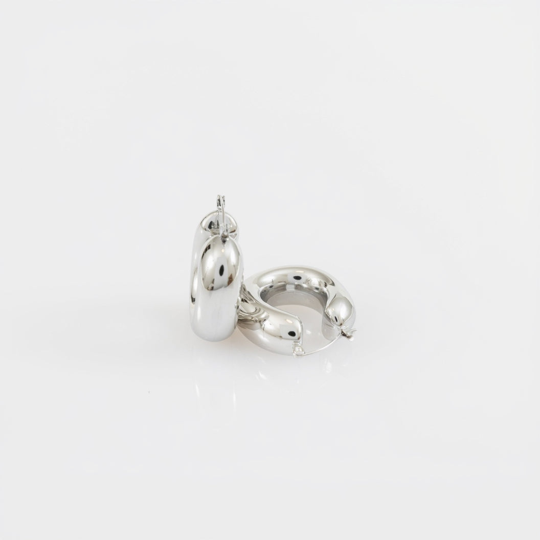 Giulia Hoops